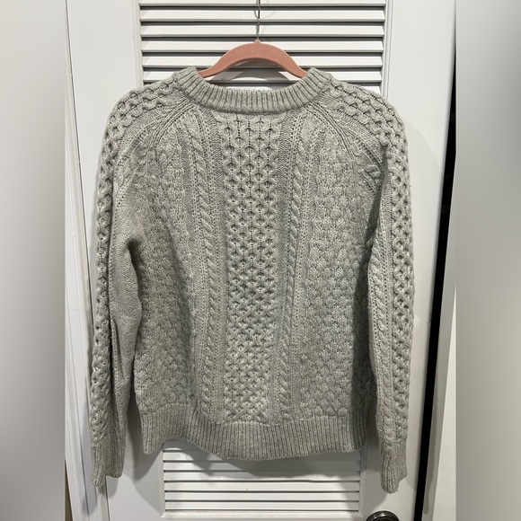 J Crew Sweater Size M in Grey - Picture 2 of 3